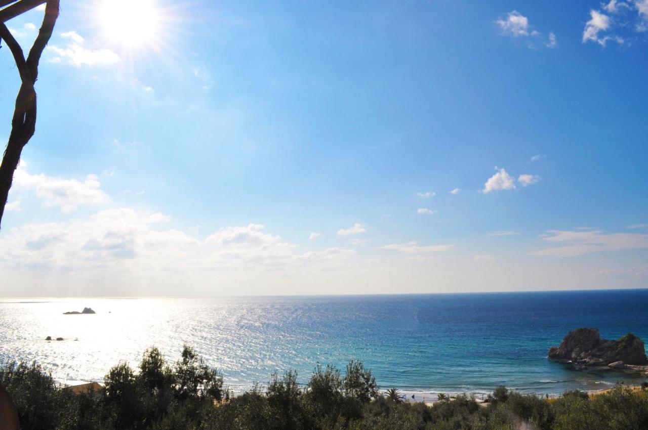 Luxury Loft Apartment With Pool - Pelekas Beach, Corfu المظهر الخارجي الصورة